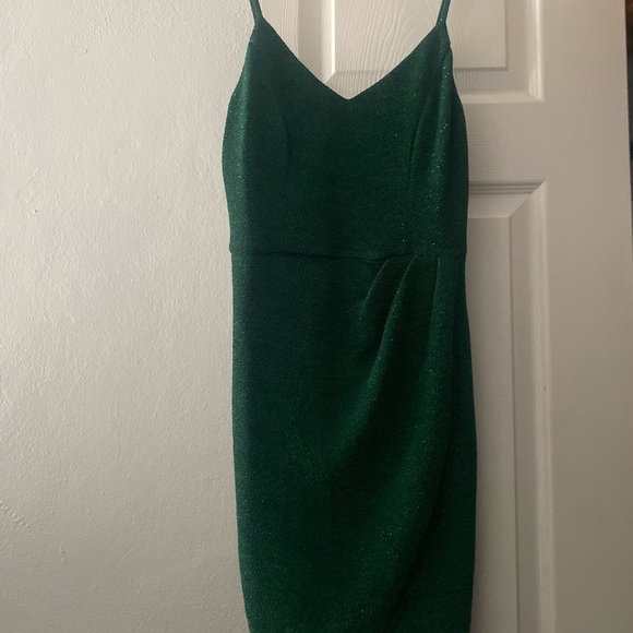 NWT: lulus wrap holiday dress - Picture 2 of 3